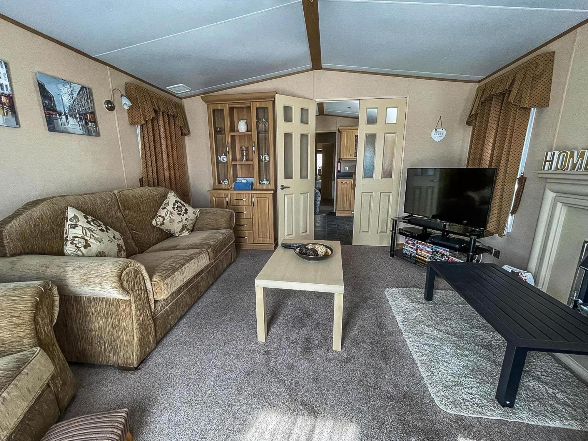 Lovely Caravan With Large Decking At Naze Marine Holiday Park Ref 17306Br Walton-on-the-Naze Exterior foto